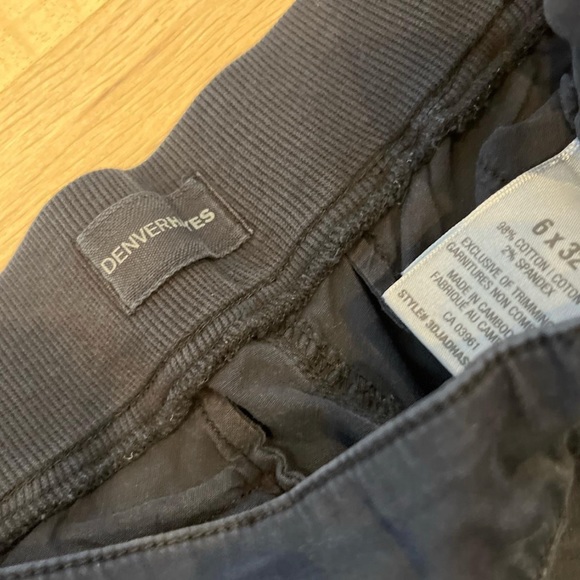 Low Rise Straight Leg Cargo Pants - Picture 3 of 4